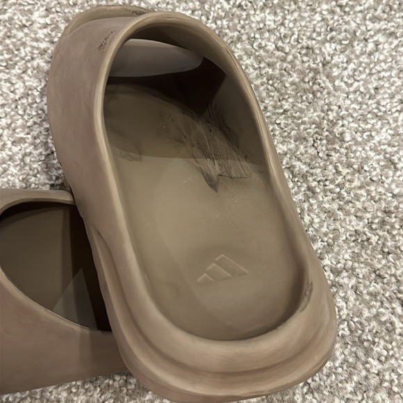 Adidas Yeezy Slides Brown Slip On Sandal Shoes AS IS - Picture 4 of 14